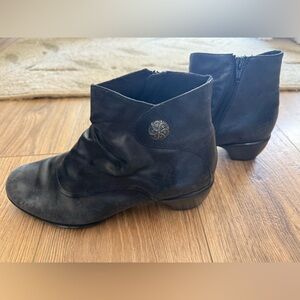 Romika Black Leather Ankle Boots with Silver Accent
